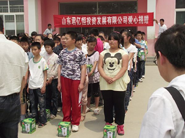 保温饭盒进校园