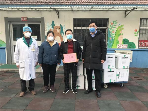 抗疫物资送一线 社会责任扛在肩