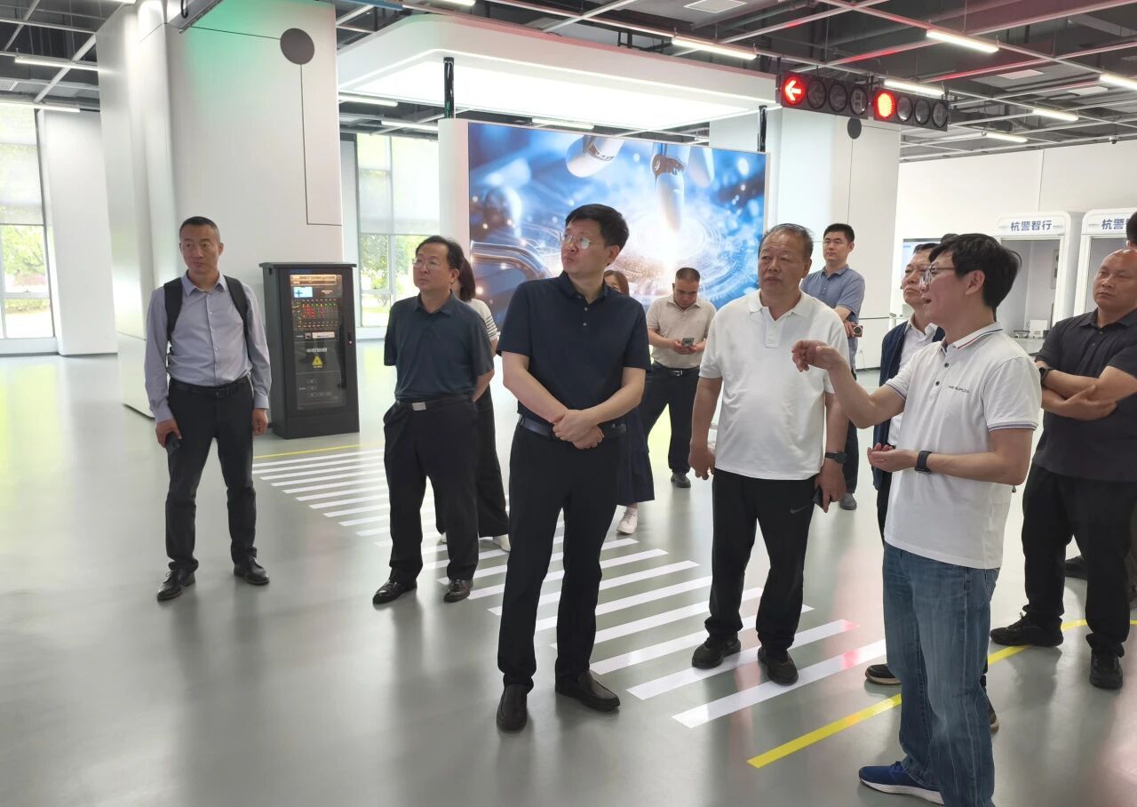 公司业务团队随潍坊市政府领导一行赴合肥、杭州、苏州开展无人车产业发展专题调研